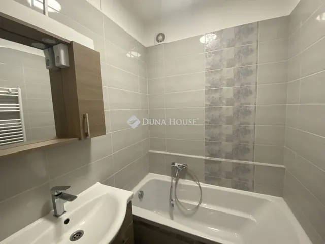 Eladó lakás Pécs 64 nm