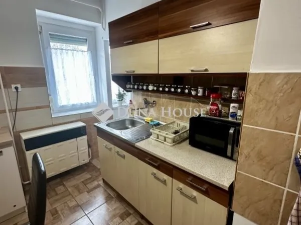 Eladó lakás Komló 38 nm