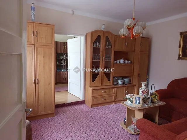Eladó ház Komló 54 nm