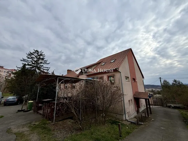 Eladó kereskedelmi és ipari ingatlan Komló 376 nm