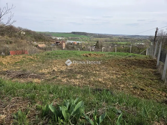 Eladó telek Pécs 1718 nm