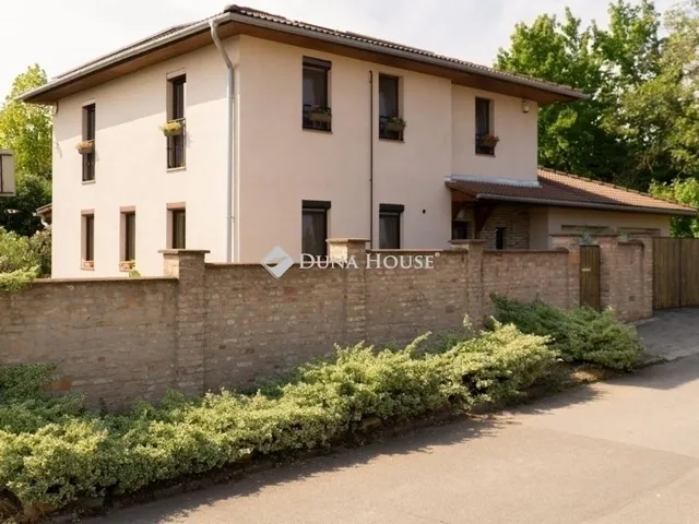 Eladó ház Pécs 200 nm