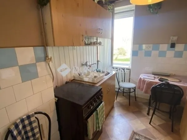 Eladó lakás Komló 52 nm