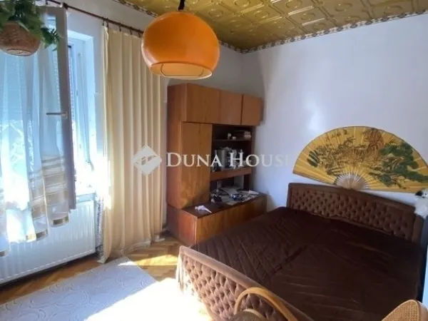 Eladó lakás Komló 52 nm