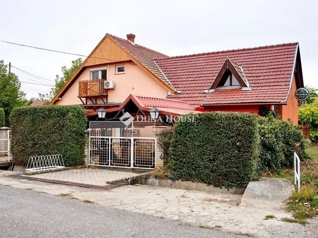 Eladó ház Pécs 168 nm