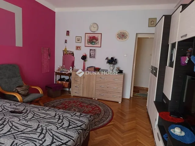 Eladó lakás Komló 54 nm