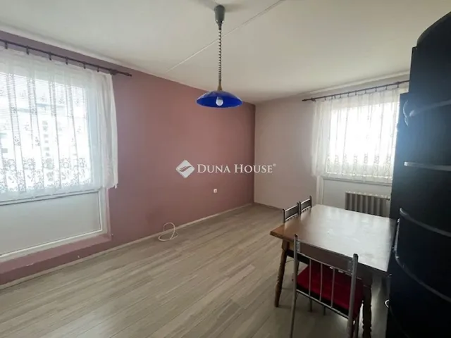 Eladó lakás Pécs 73 nm