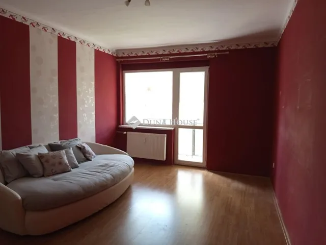 Kiadó lakás Komló 40 nm