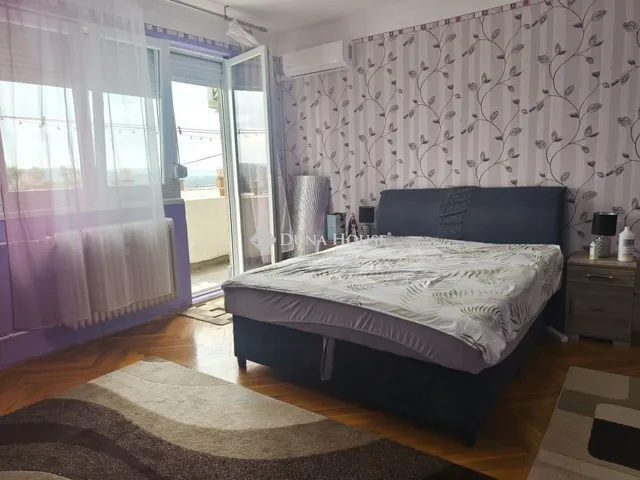 Eladó lakás Komló 41 nm