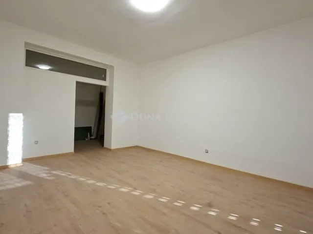 Eladó lakás Komló 51 nm