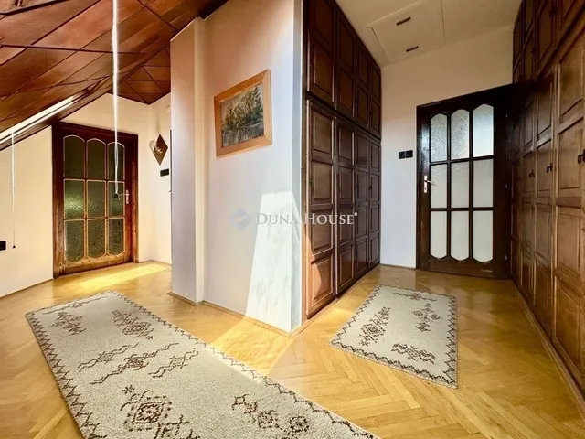 Eladó ház Pécs 241 nm