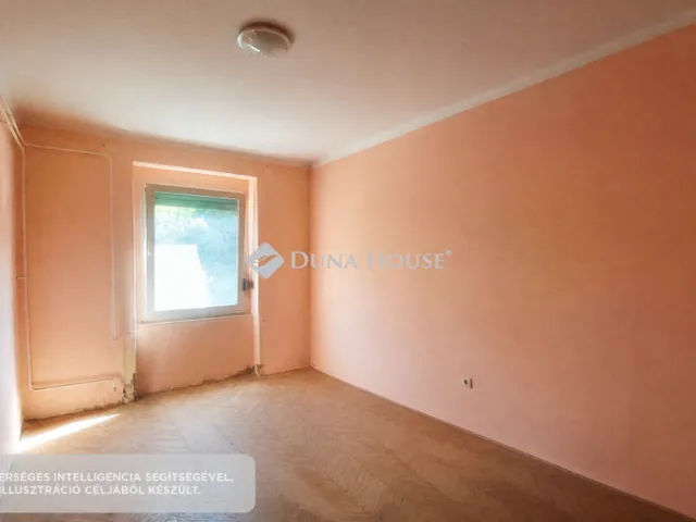 Eladó lakás Komló 67 nm