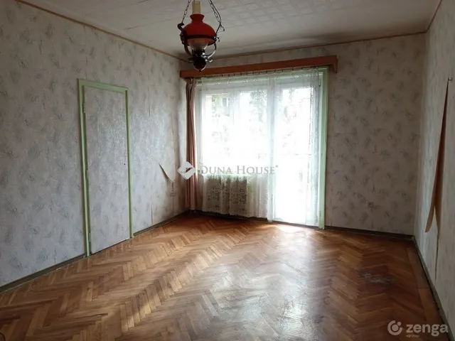 Eladó lakás Komló 40 nm
