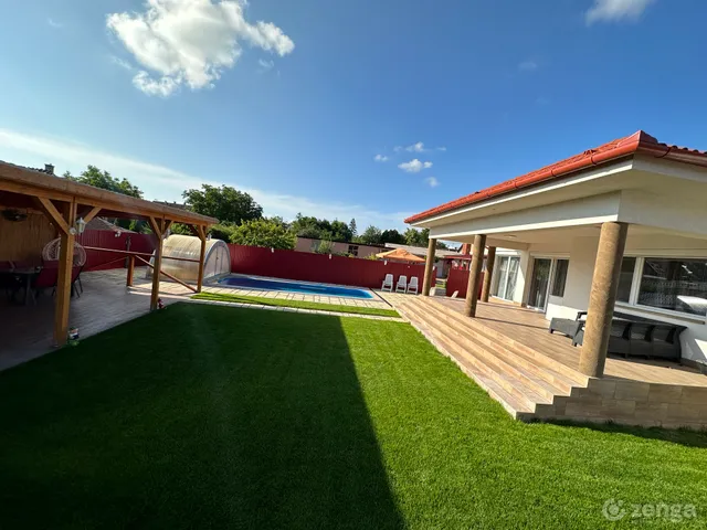 Eladó ház Hajdúböszörmény, Középkert 256 nm