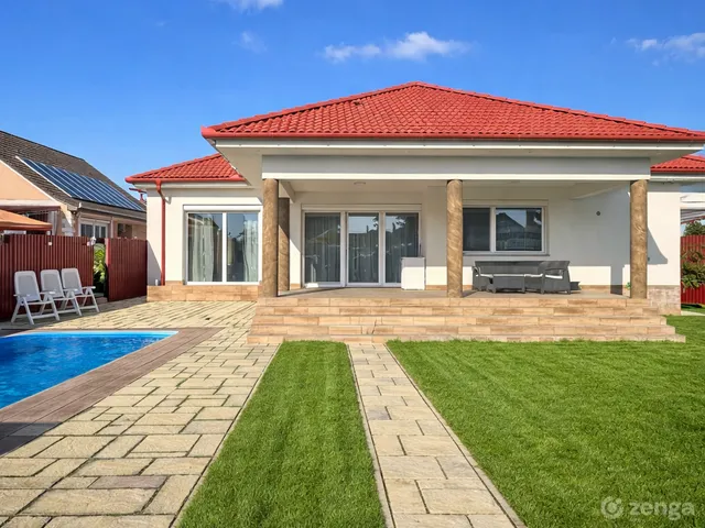 Eladó ház Hajdúböszörmény, Középkert 256 nm