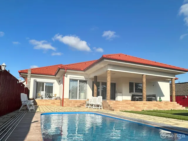 Eladó ház Hajdúböszörmény, Középkert 256 nm