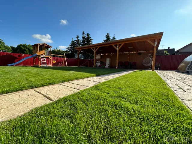 Eladó ház Hajdúböszörmény, Középkert 256 nm