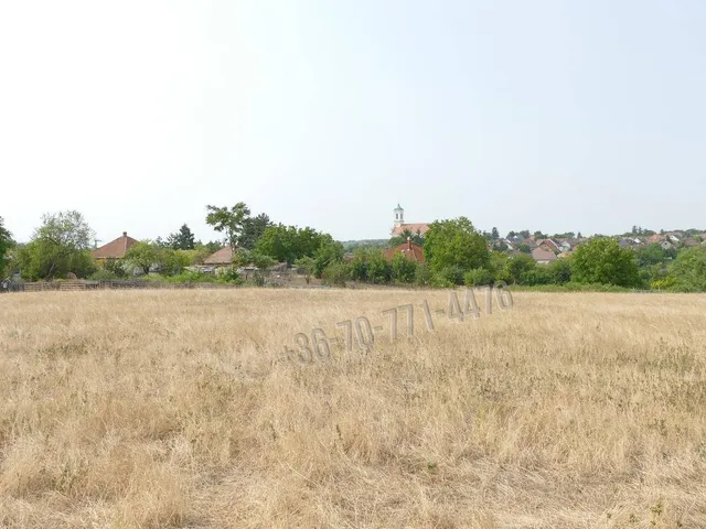 Eladó telek Ercsi 8496 nm