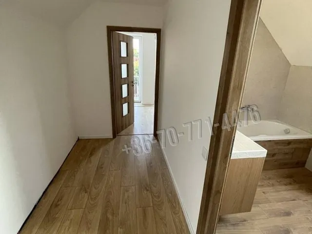 Eladó ház Gyúró 123 nm