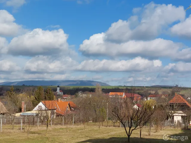 Eladó telek Tinnye 1120 nm