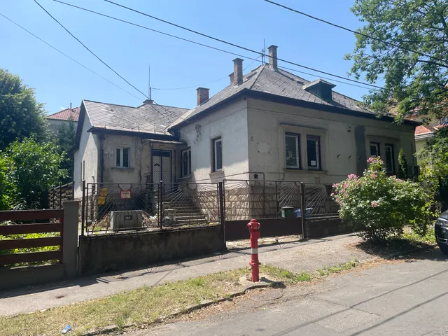 Kiadó kereskedelmi és ipari ingatlan Miskolc, Belváros, Budai József u. 140 nm