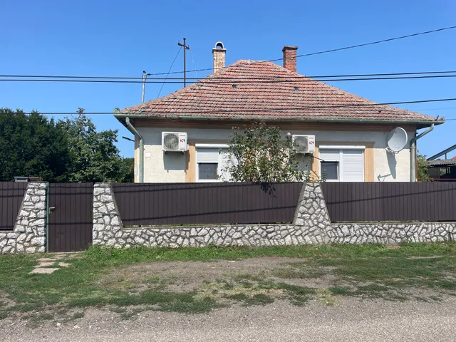 Eladó ház Polgár 82 nm