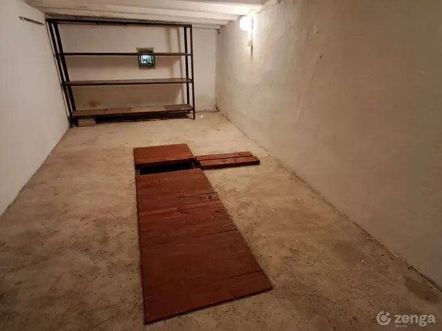 Kiadó garázs Miskolc, Diósgyőr 19 nm