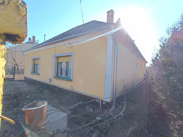 Eladó ház Ács 90 nm