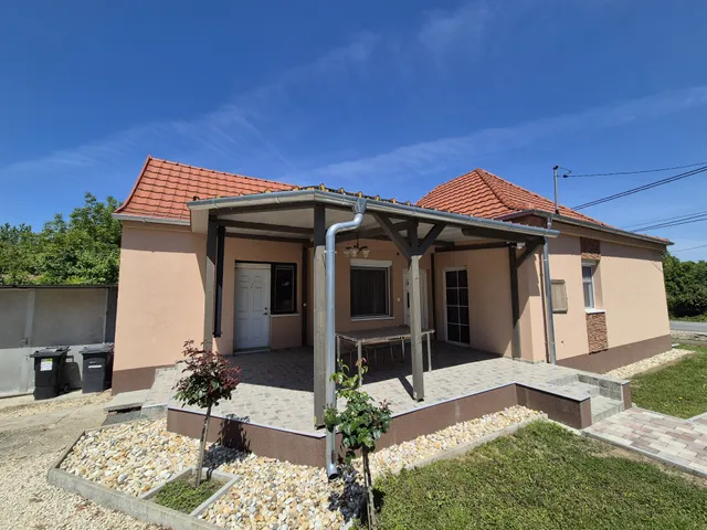 Eladó ház Bogyoszló 100 nm