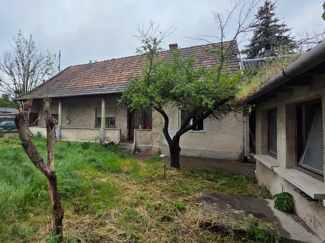 Eladó ház Tatabánya, Bánhida 271 nm