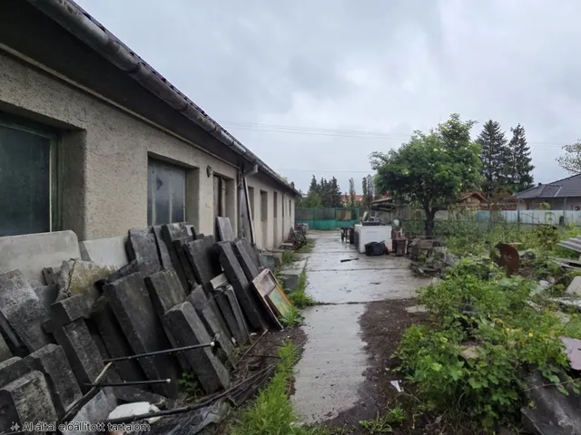 Eladó kereskedelmi és ipari ingatlan Tatabánya, Bánhida 206 nm