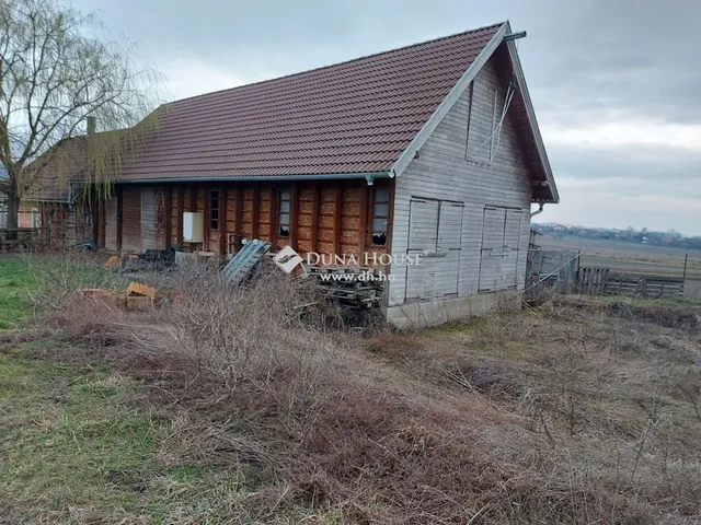 Eladó mezőgazdasági ingatlan Őrbottyán 400 nm