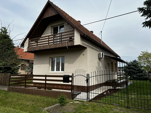 Eladó ház Abádszalók 140 nm