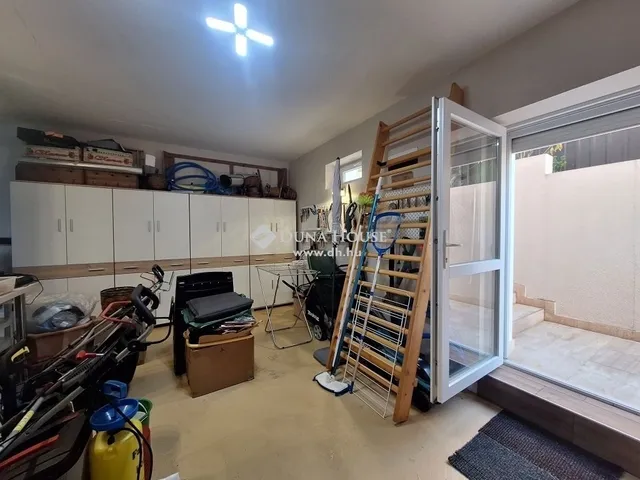 Eladó ház Szada 300 nm