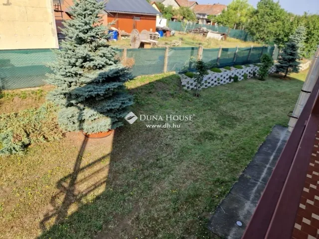 Eladó ház Dány 186 nm