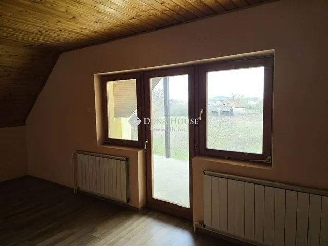 Eladó ház Vác 210 nm