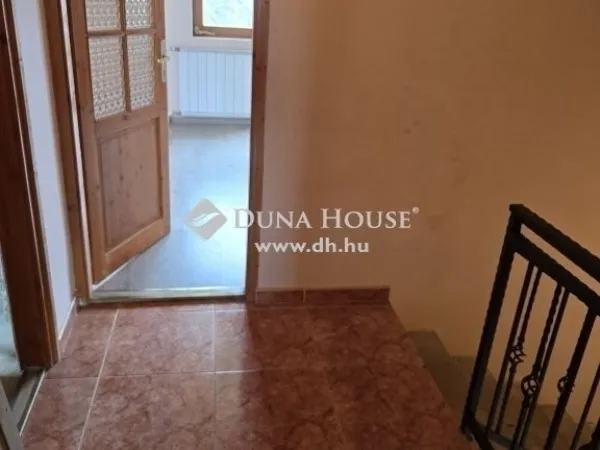 Eladó ház Vác 210 nm