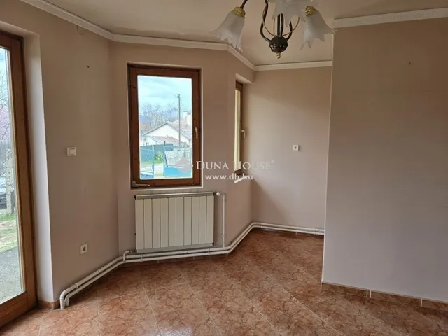 Eladó ház Vác 210 nm