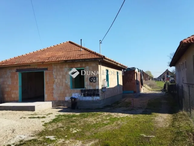 Eladó ház Nagykáta 180 nm