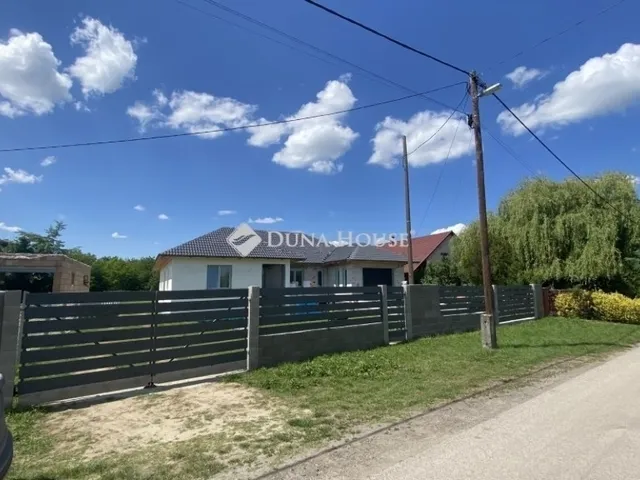 Eladó ház Nagykáta 229 nm