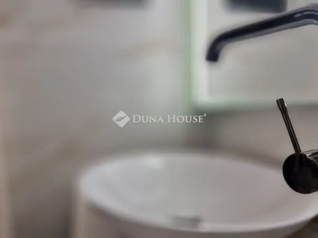 Eladó lakás Budapest V. kerület 82 nm