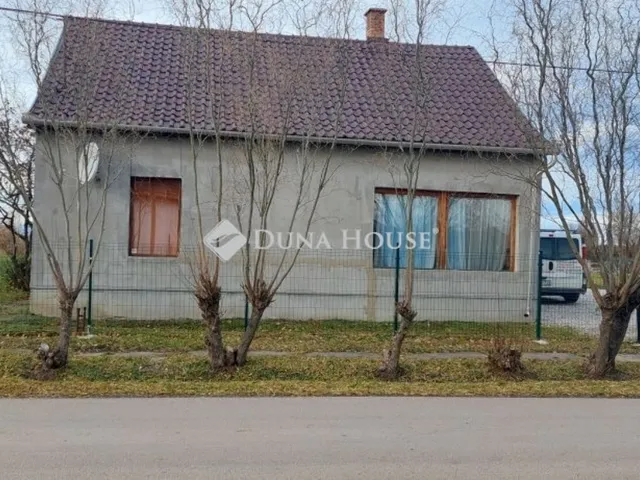 Eladó ház Kisköre 75 nm
