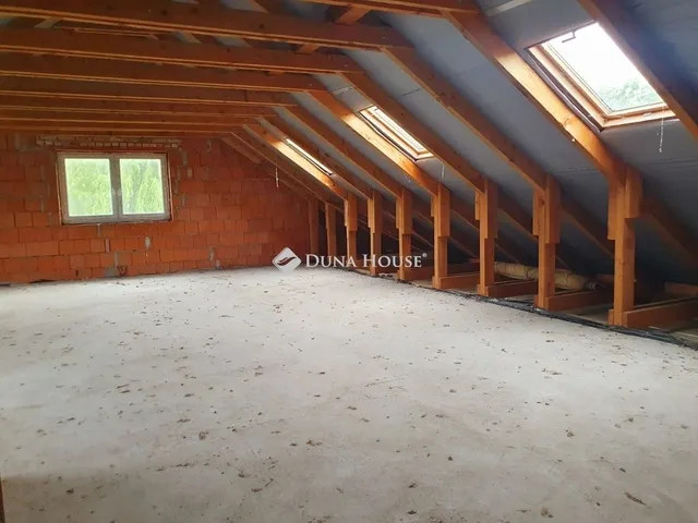 Eladó kereskedelmi és ipari ingatlan Aszód 700 nm