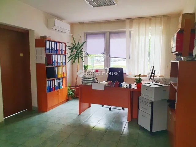 Eladó kereskedelmi és ipari ingatlan Aszód 700 nm