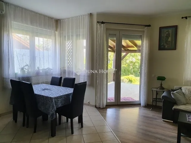 Eladó ház Szada 195 nm