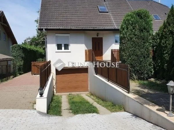 Eladó ház Szada 195 nm