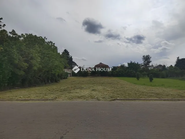 Eladó telek Kartal 1220 nm