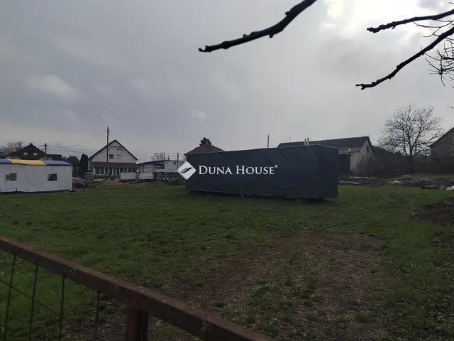 Eladó telek Kartal 2407 nm