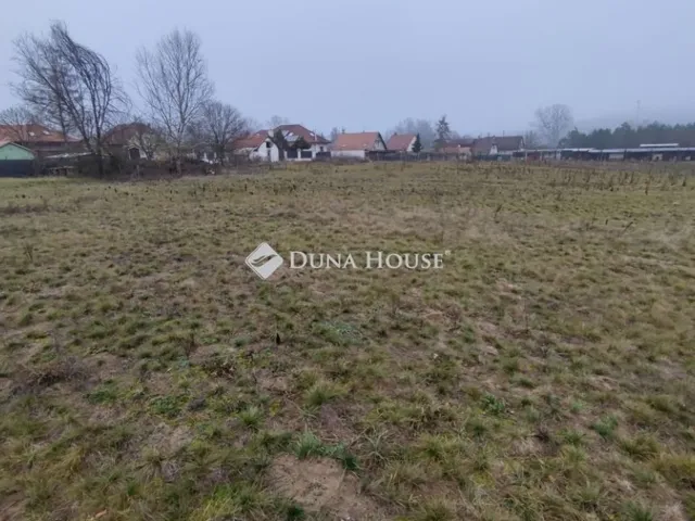 Eladó telek Gödöllő 1100 nm