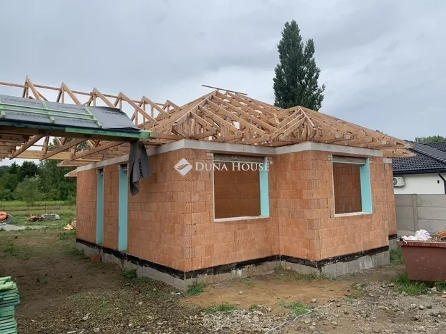 Eladó ház Erdőkertes 120 nm